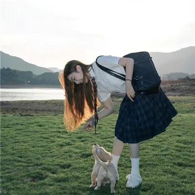 默